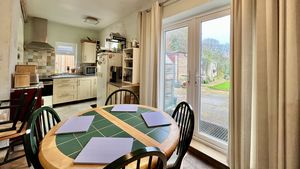 Photo 11- click for photo gallery